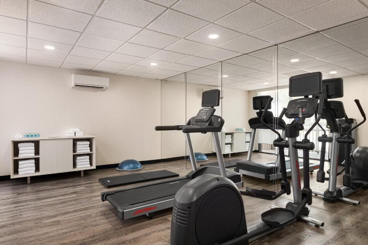 Holiday Inn Express Vero Beach-West I-95 By Ihg Екстериор снимка