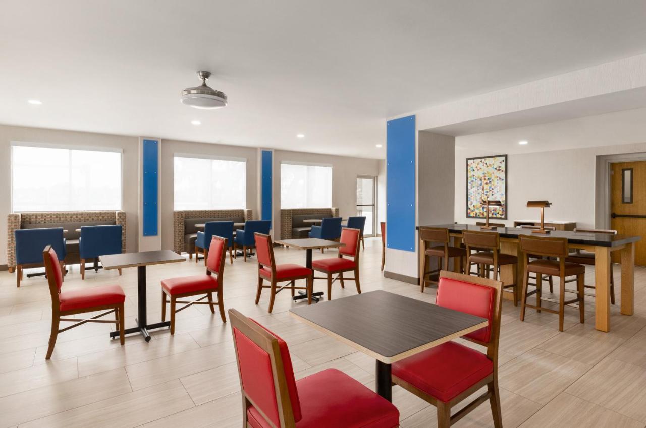 Holiday Inn Express Vero Beach-West I-95 By Ihg Екстериор снимка