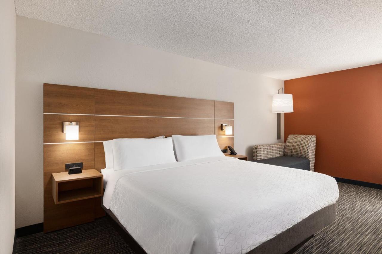 Holiday Inn Express Vero Beach-West I-95 By Ihg Екстериор снимка