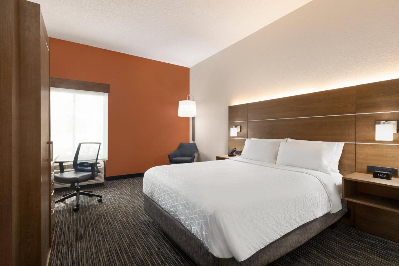 Holiday Inn Express Vero Beach-West I-95 By Ihg Екстериор снимка
