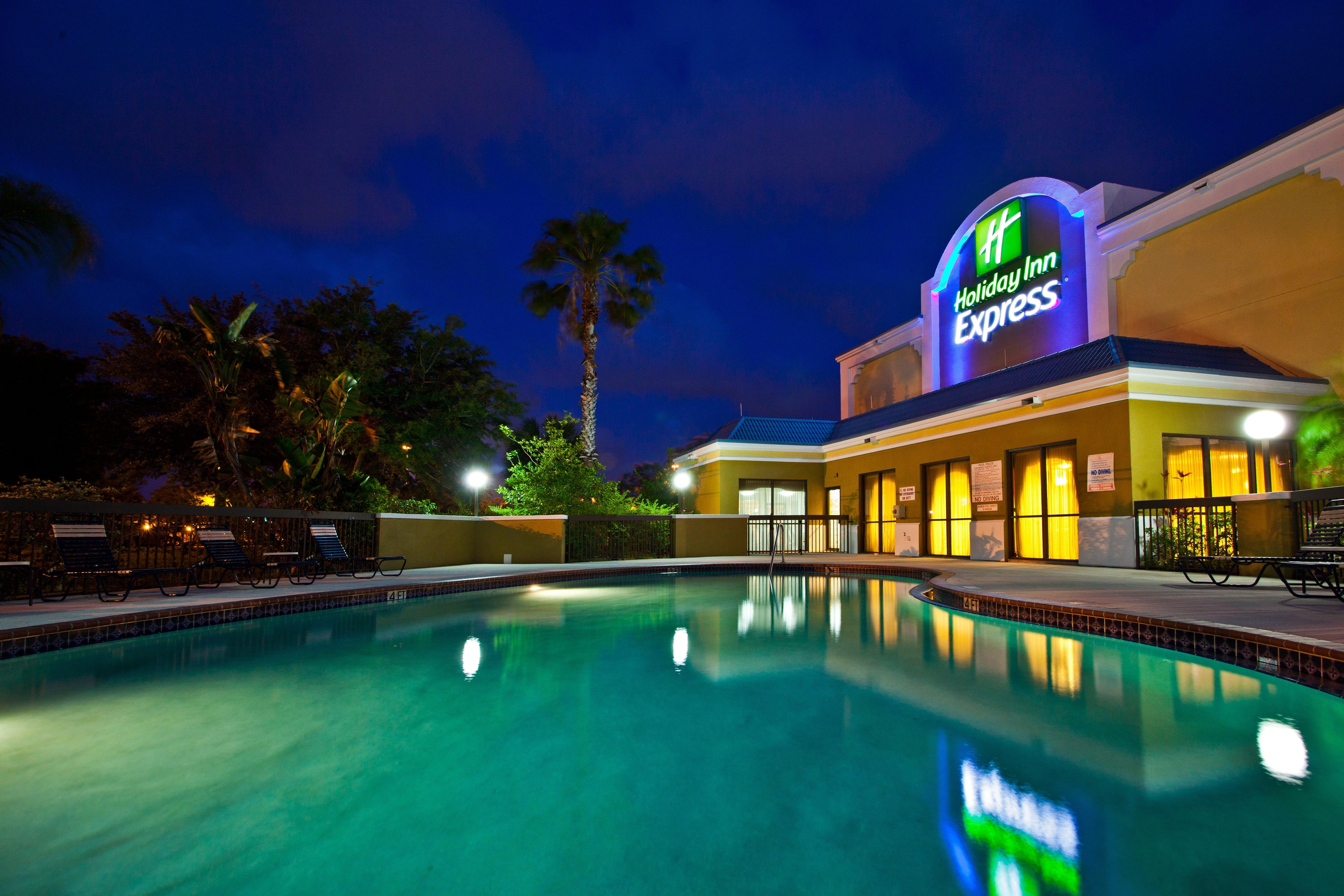 Holiday Inn Express Vero Beach-West I-95 By Ihg Екстериор снимка