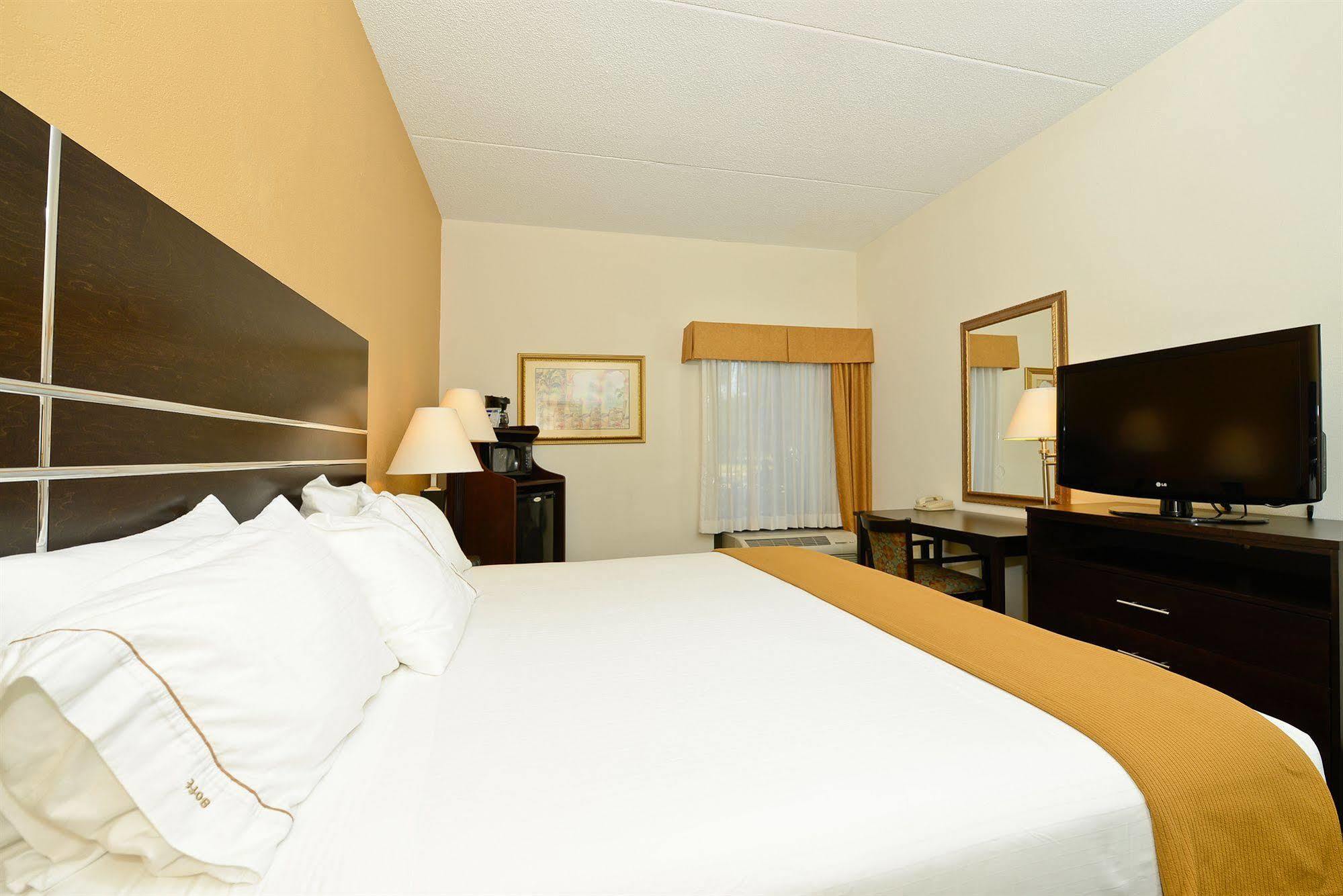 Holiday Inn Express Vero Beach-West I-95 By Ihg Екстериор снимка