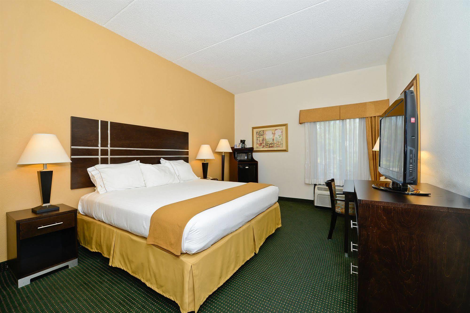 Holiday Inn Express Vero Beach-West I-95 By Ihg Екстериор снимка
