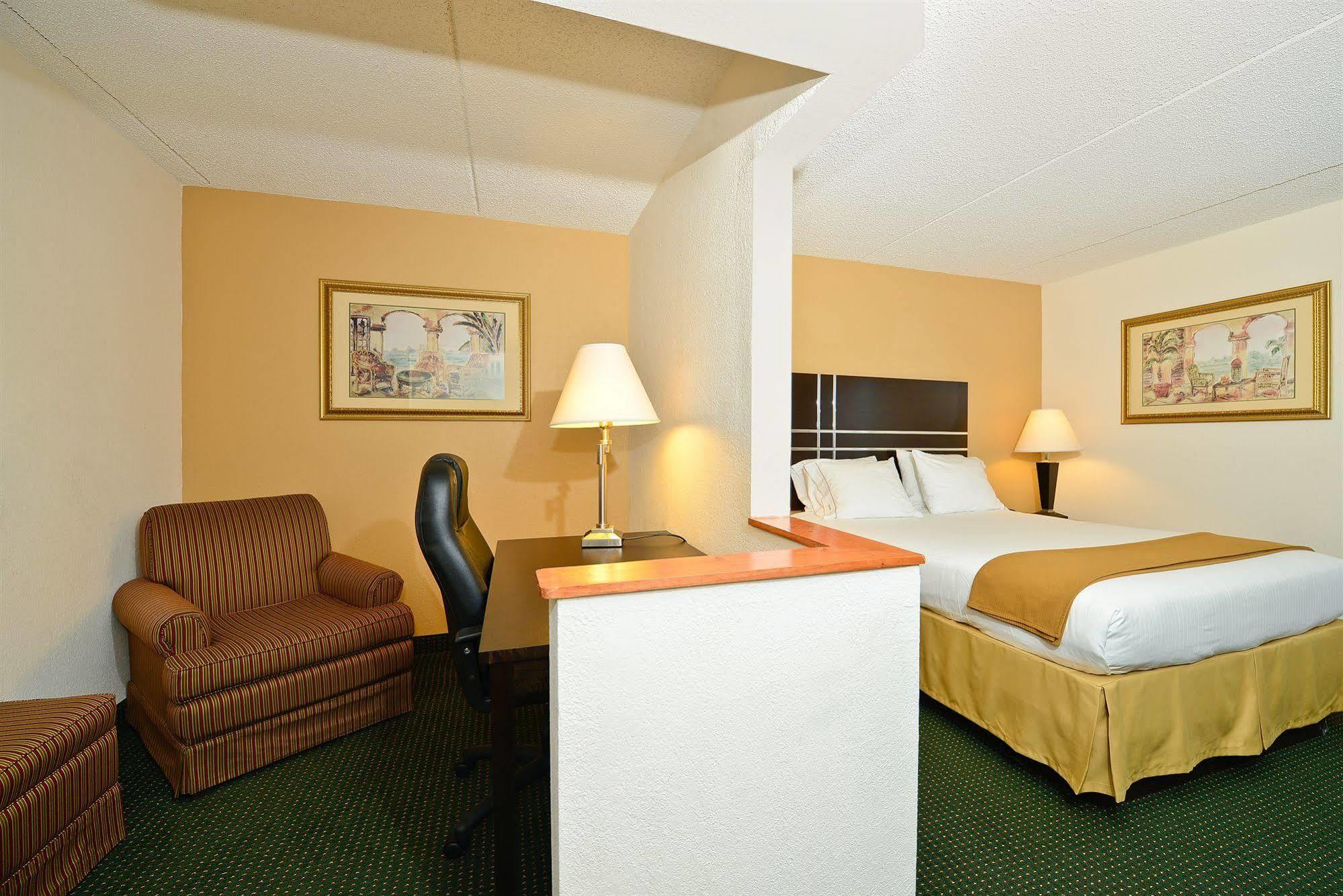Holiday Inn Express Vero Beach-West I-95 By Ihg Екстериор снимка