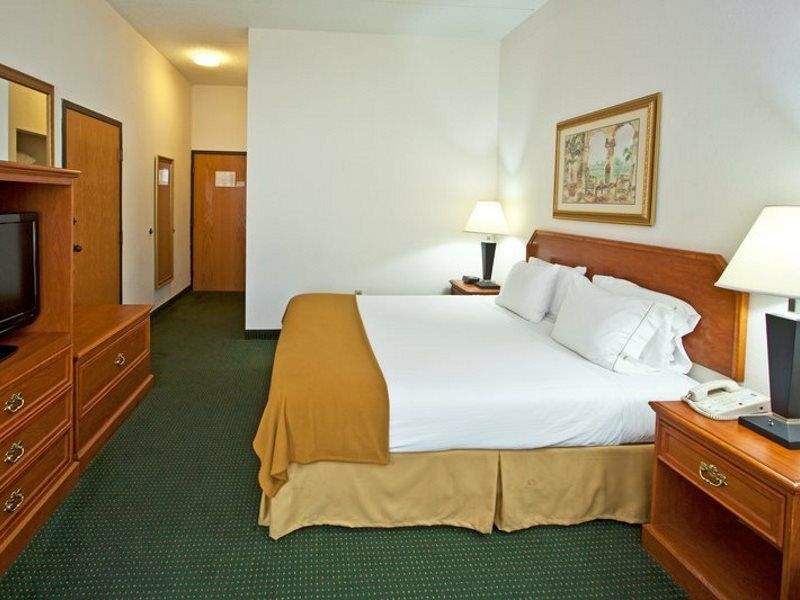 Holiday Inn Express Vero Beach-West I-95 By Ihg Екстериор снимка