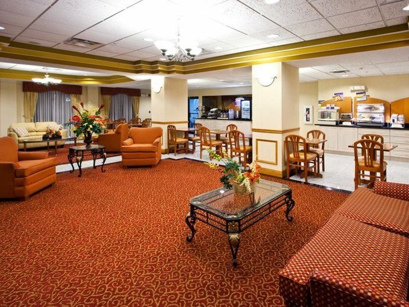 Holiday Inn Express Vero Beach-West I-95 By Ihg Екстериор снимка