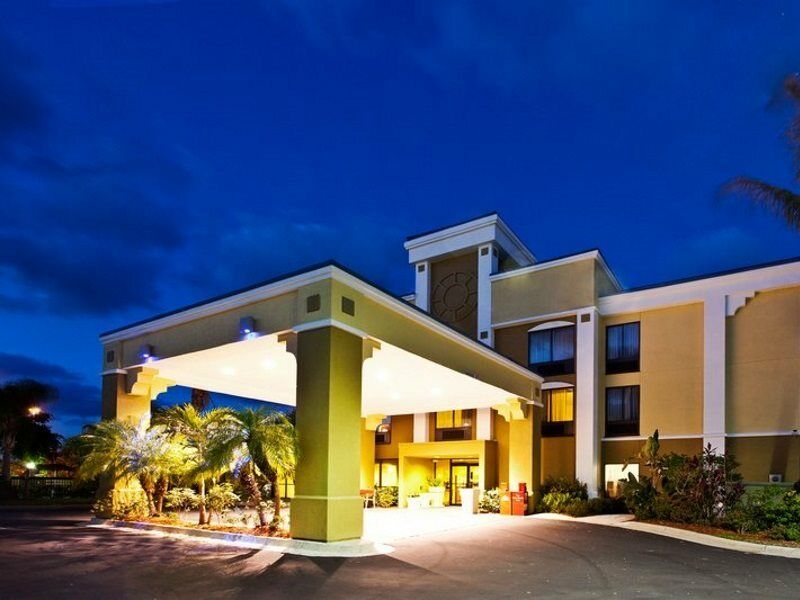 Holiday Inn Express Vero Beach-West I-95 By Ihg Екстериор снимка